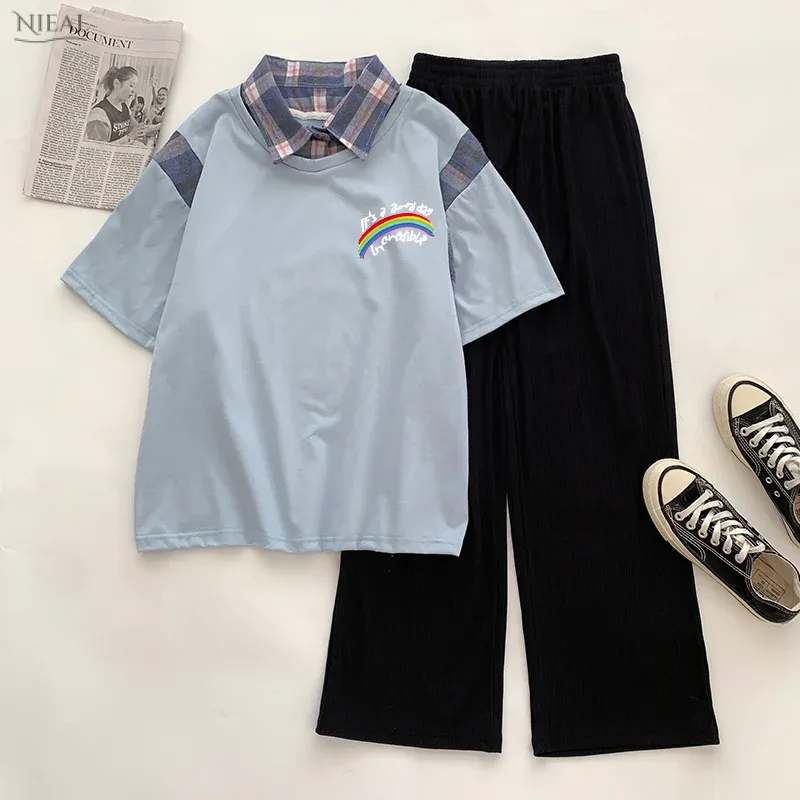 ブルー/Tシャツ＋ブラック/カジュアルパンツ